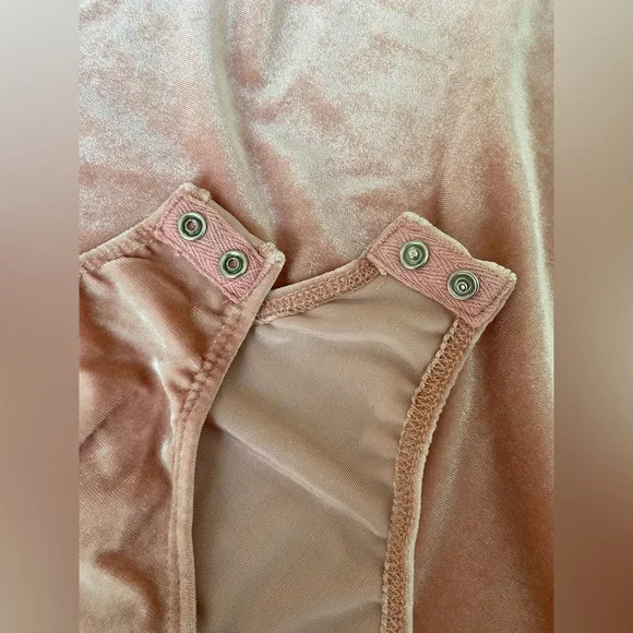 Crushed Velvet Bodysuit • Pink - Picture 9 of 10